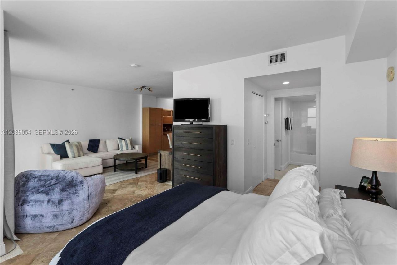 3180 SW 22nd Ter, Unit 604, Miami, FL 33145 Photo