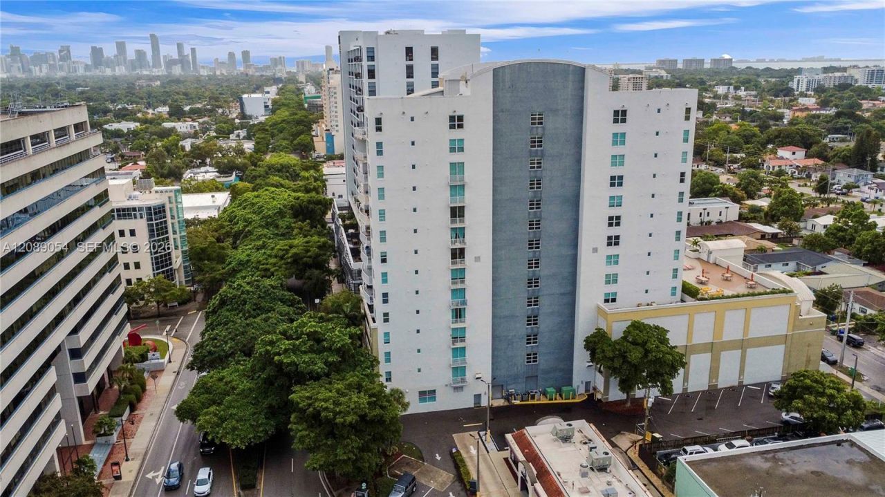 3180 SW 22nd Ter, Unit 604, Miami, FL 33145 Photo