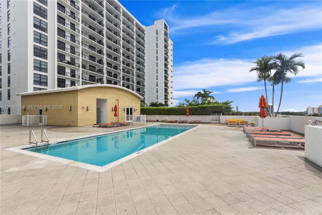 3180 SW 22nd Ter, Unit 604, Miami, FL 33145 Photo