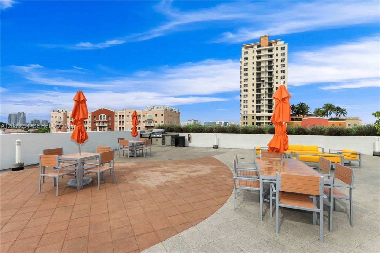 3180 SW 22nd Ter, Unit 604, Miami, FL 33145 Photo