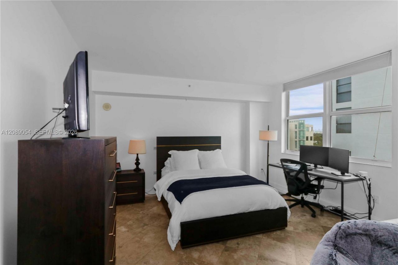 3180 SW 22nd Ter, Unit 604, Miami, FL 33145 Photo