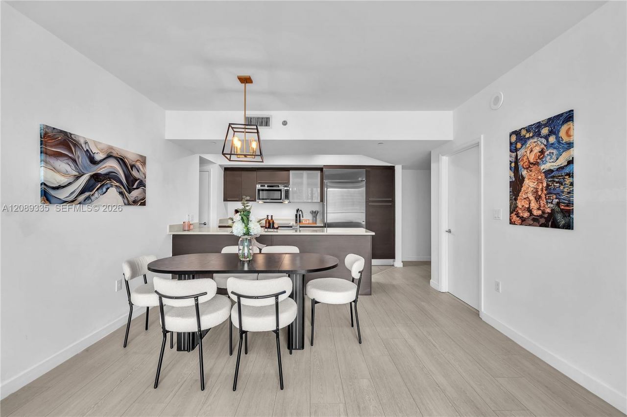 500 Brickell Ave , Unit 1605, Miami, FL 33131 Photo