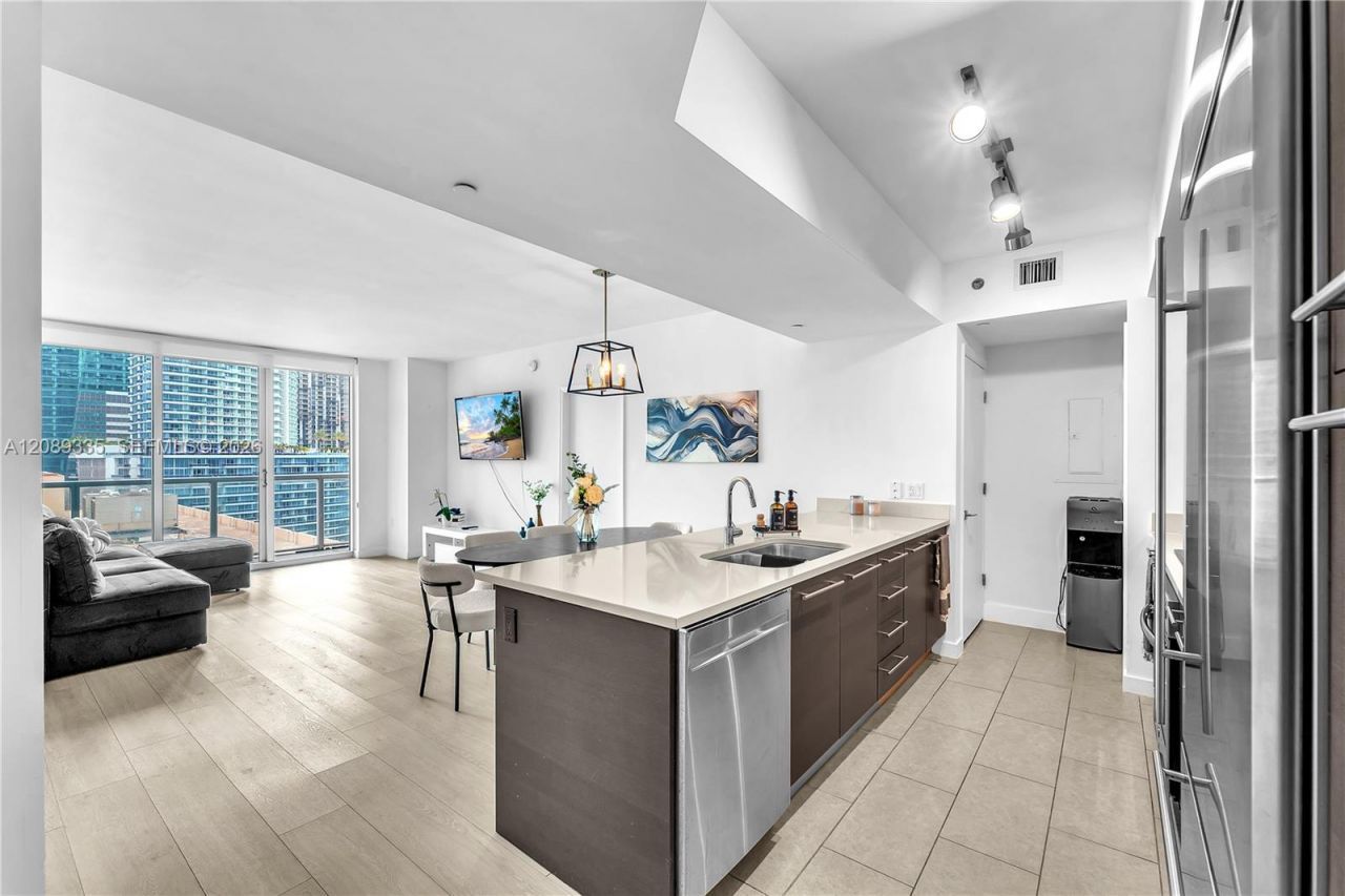 500 Brickell Ave , Unit 1605, Miami, FL 33131 Photo