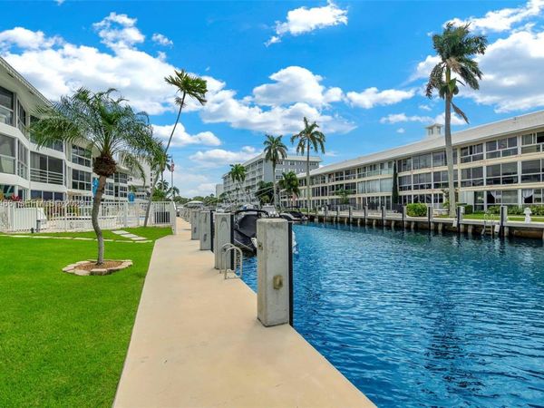 3050 NE 48th Street , Unit 208, Fort Lauderdale, FL 33308