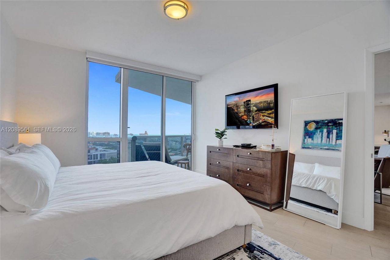 400 Alton Rd, Unit 1505, Miami Beach, FL 33139 Photo