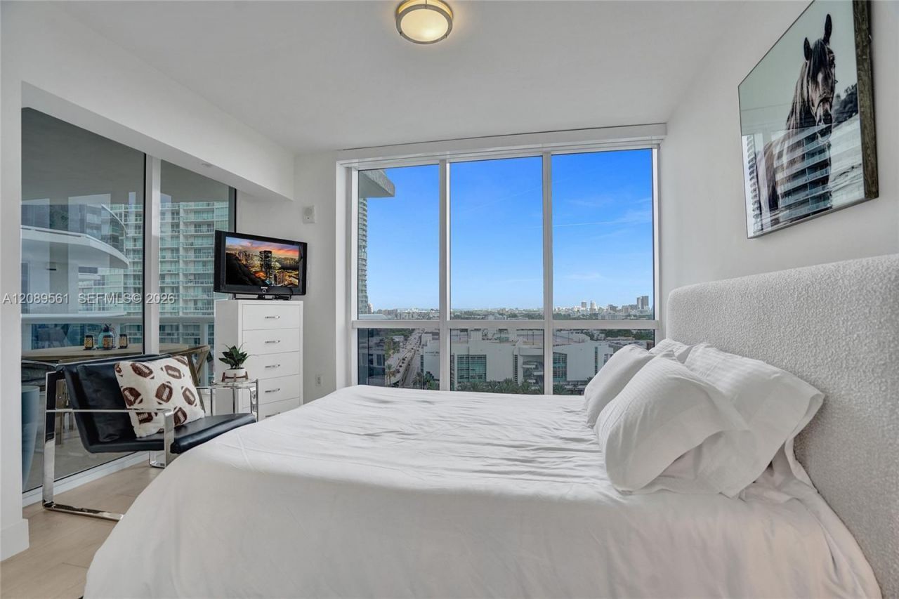400 Alton Rd, Unit 1505, Miami Beach, FL 33139 Photo