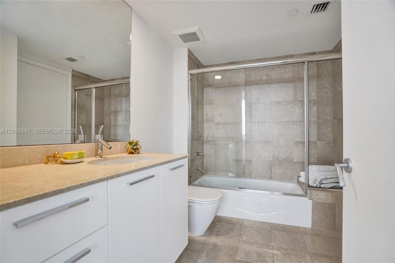 400 Alton Rd, Unit 1505, Miami Beach, FL 33139 Photo