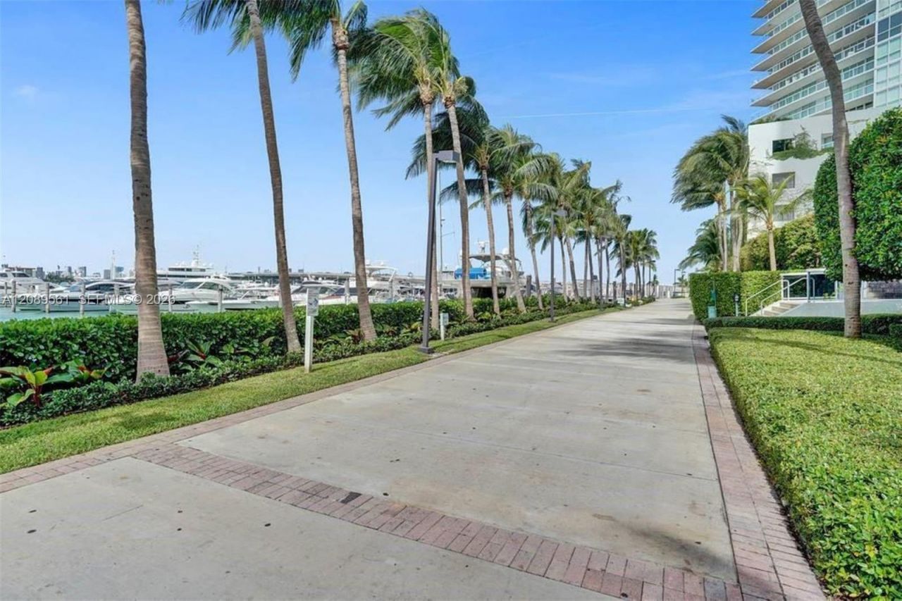 400 Alton Rd, Unit 1505, Miami Beach, FL 33139 Photo