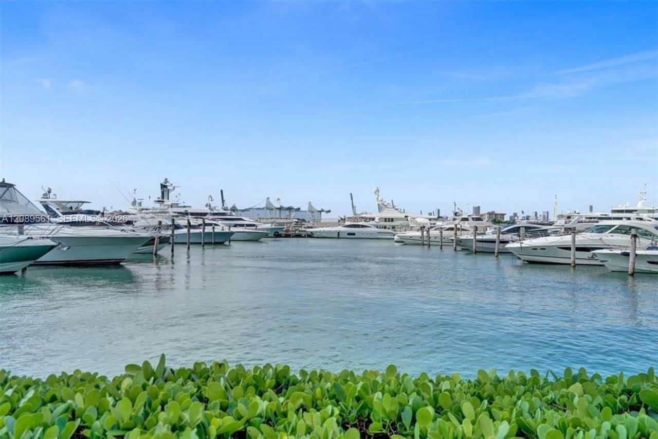400 Alton Rd, Unit 1505, Miami Beach, FL 33139 Photo