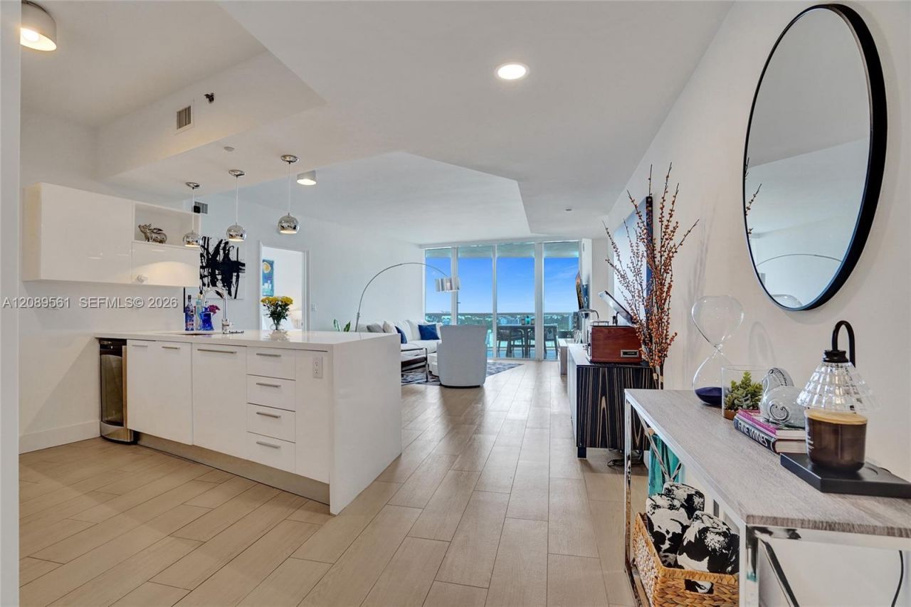 400 Alton Rd, Unit 1505, Miami Beach, FL 33139 Photo