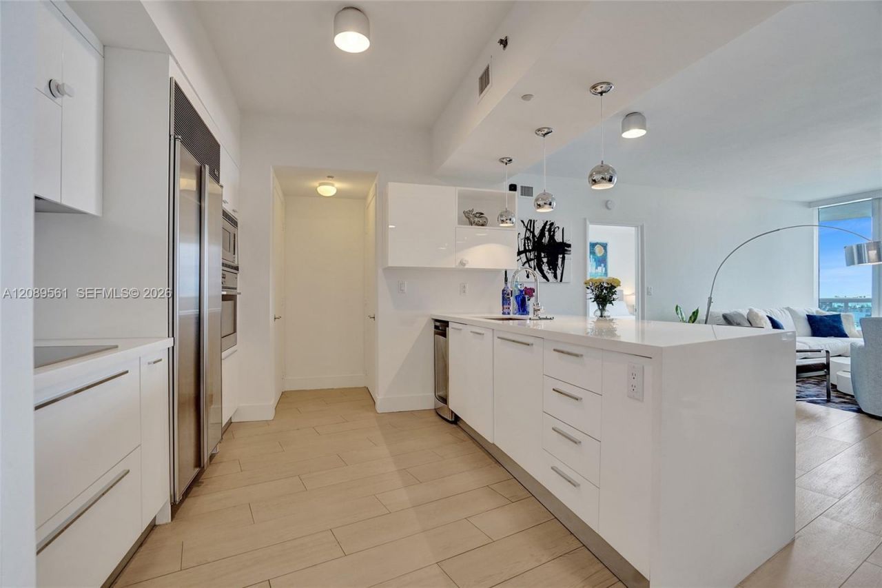 400 Alton Rd, Unit 1505, Miami Beach, FL 33139 Photo