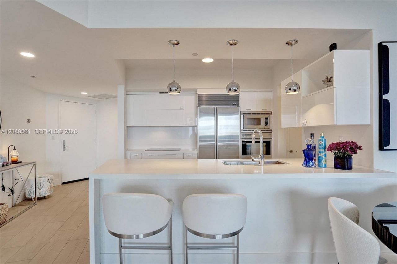 400 Alton Rd, Unit 1505, Miami Beach, FL 33139 Photo