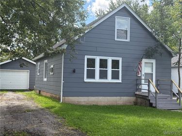 24 Phelps Street , Lockport, NY 14094