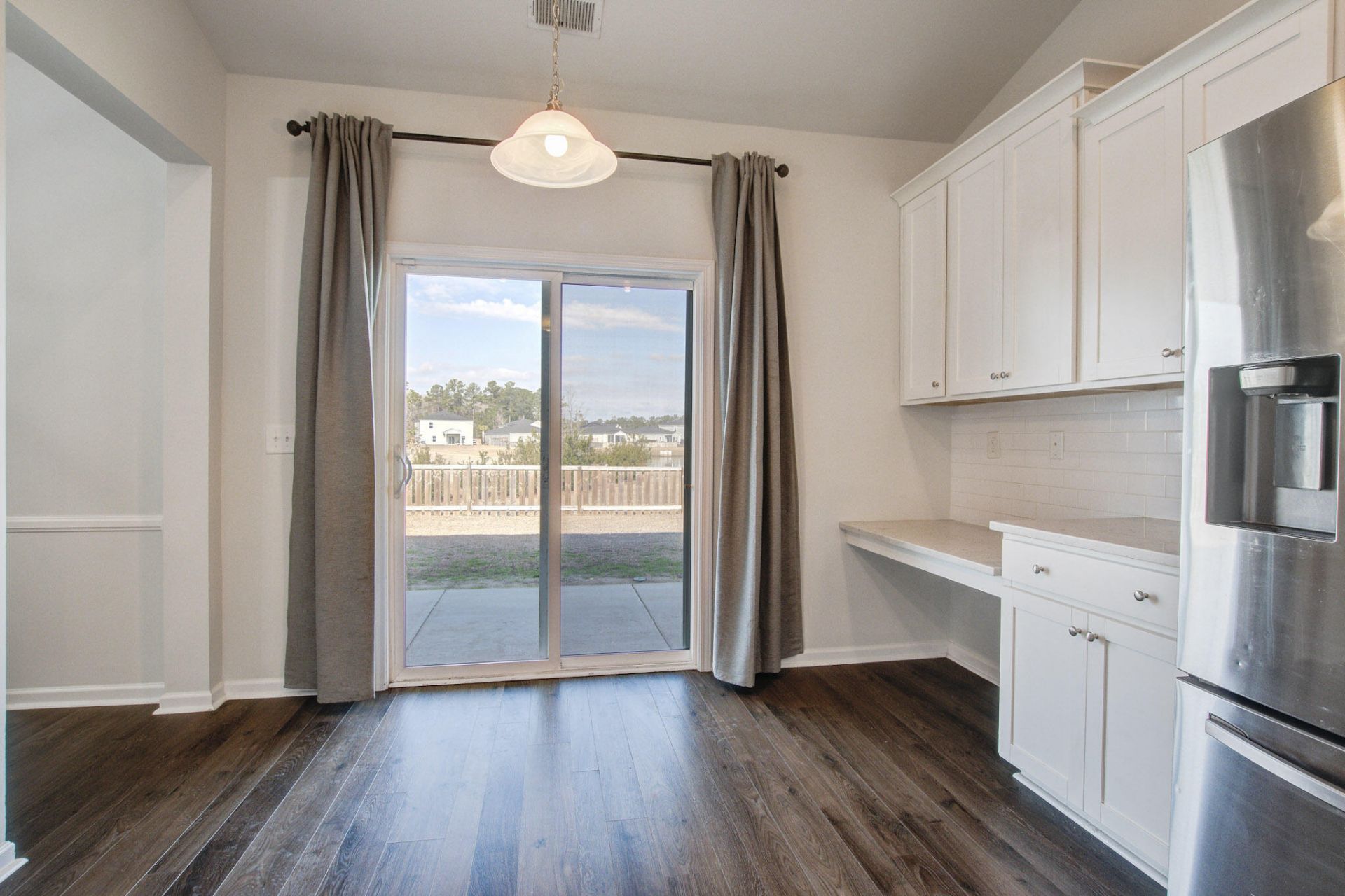 414 Squire Pope Road Photo 11