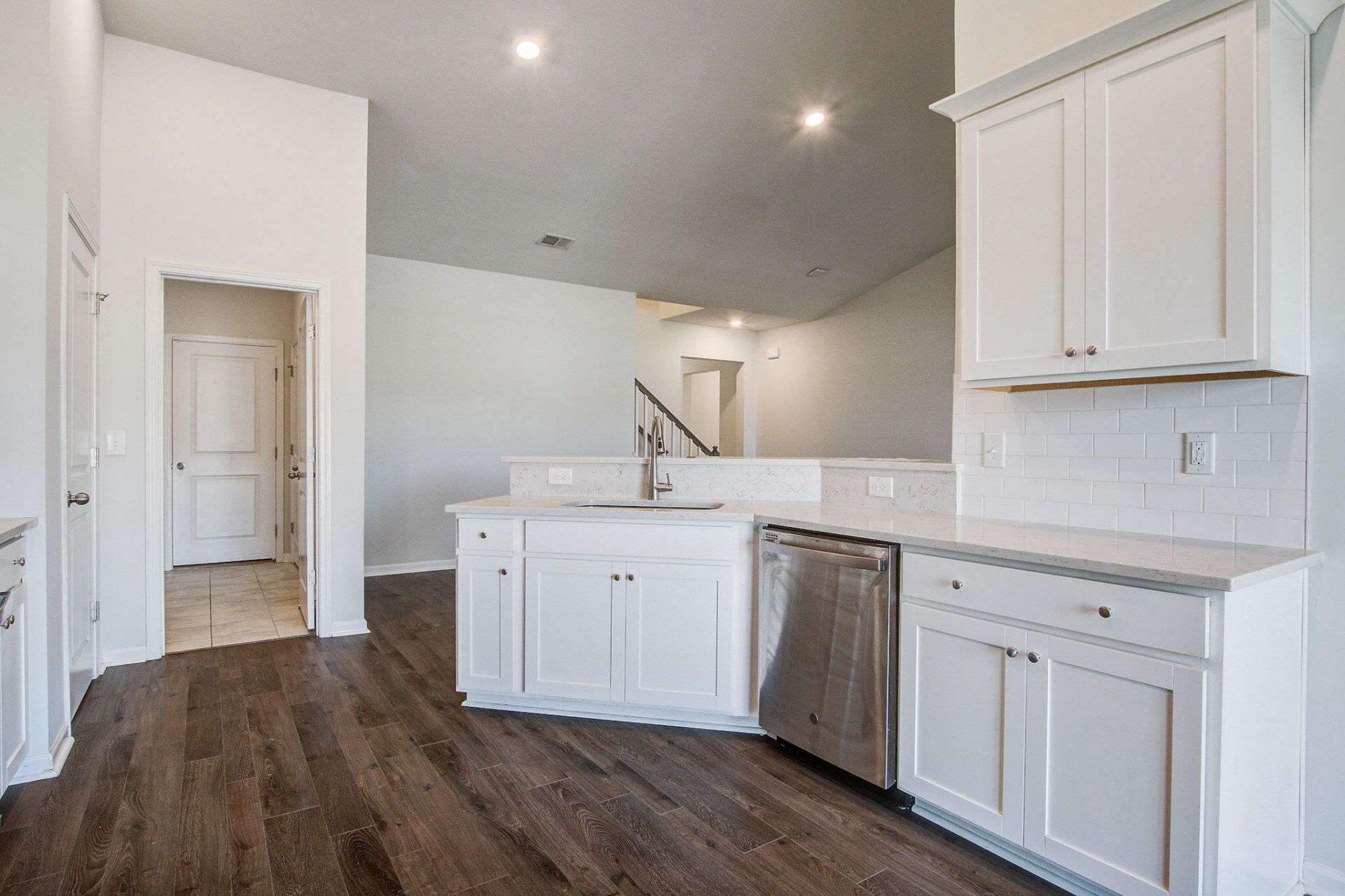 414 Squire Pope Road Photo 12