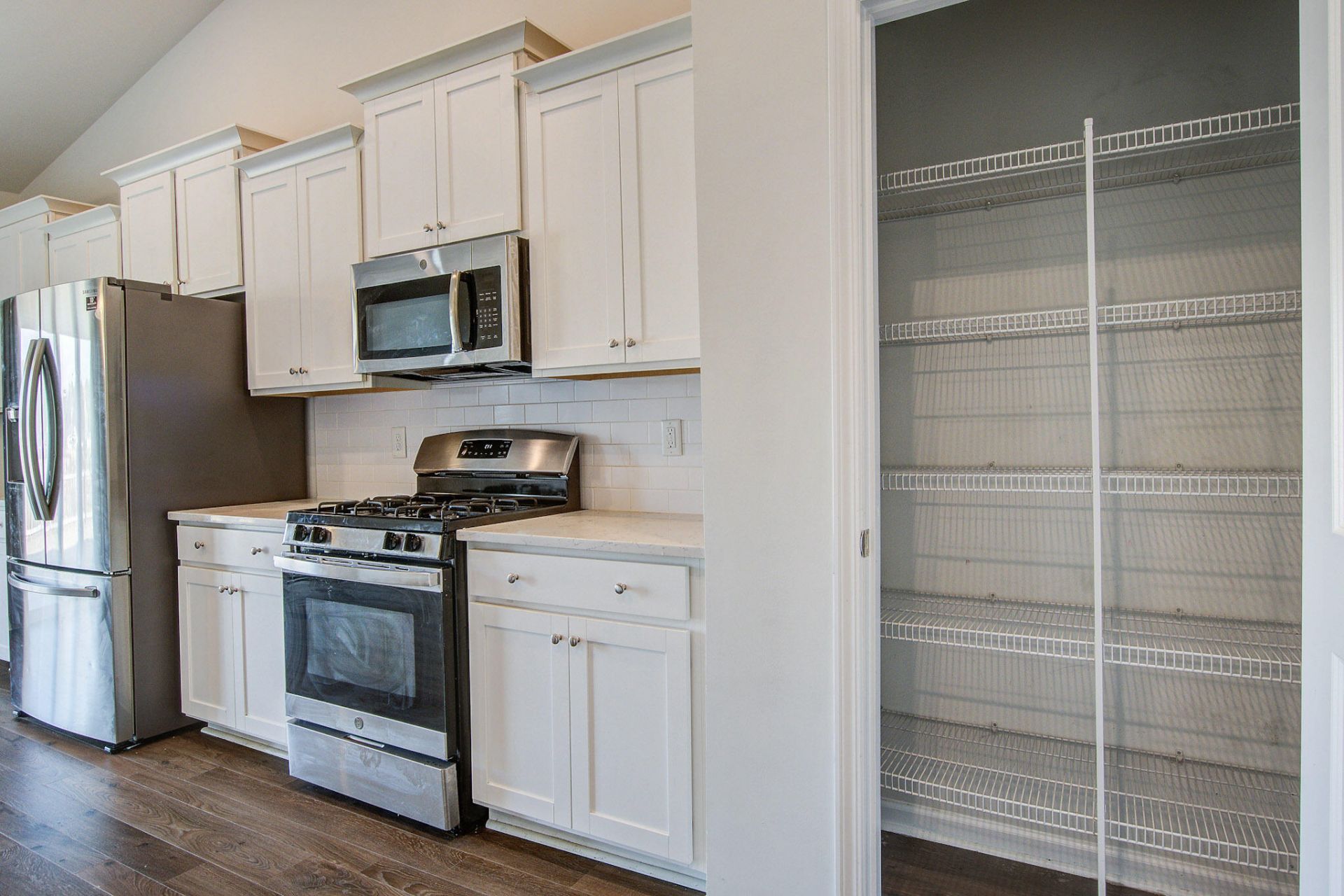 414 Squire Pope Road Photo 14