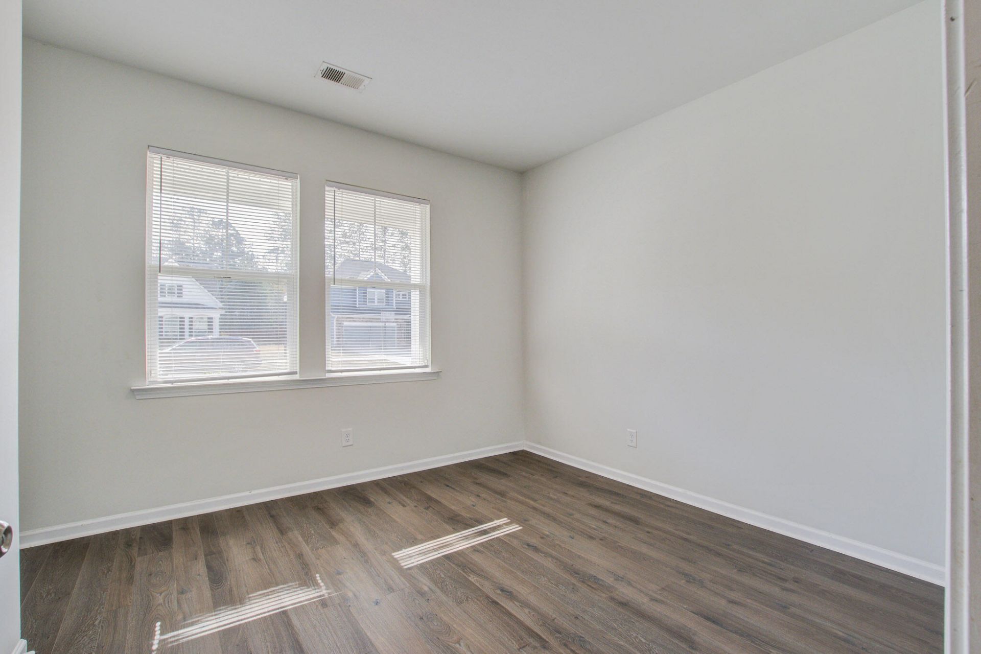 414 Squire Pope Road Photo 23
