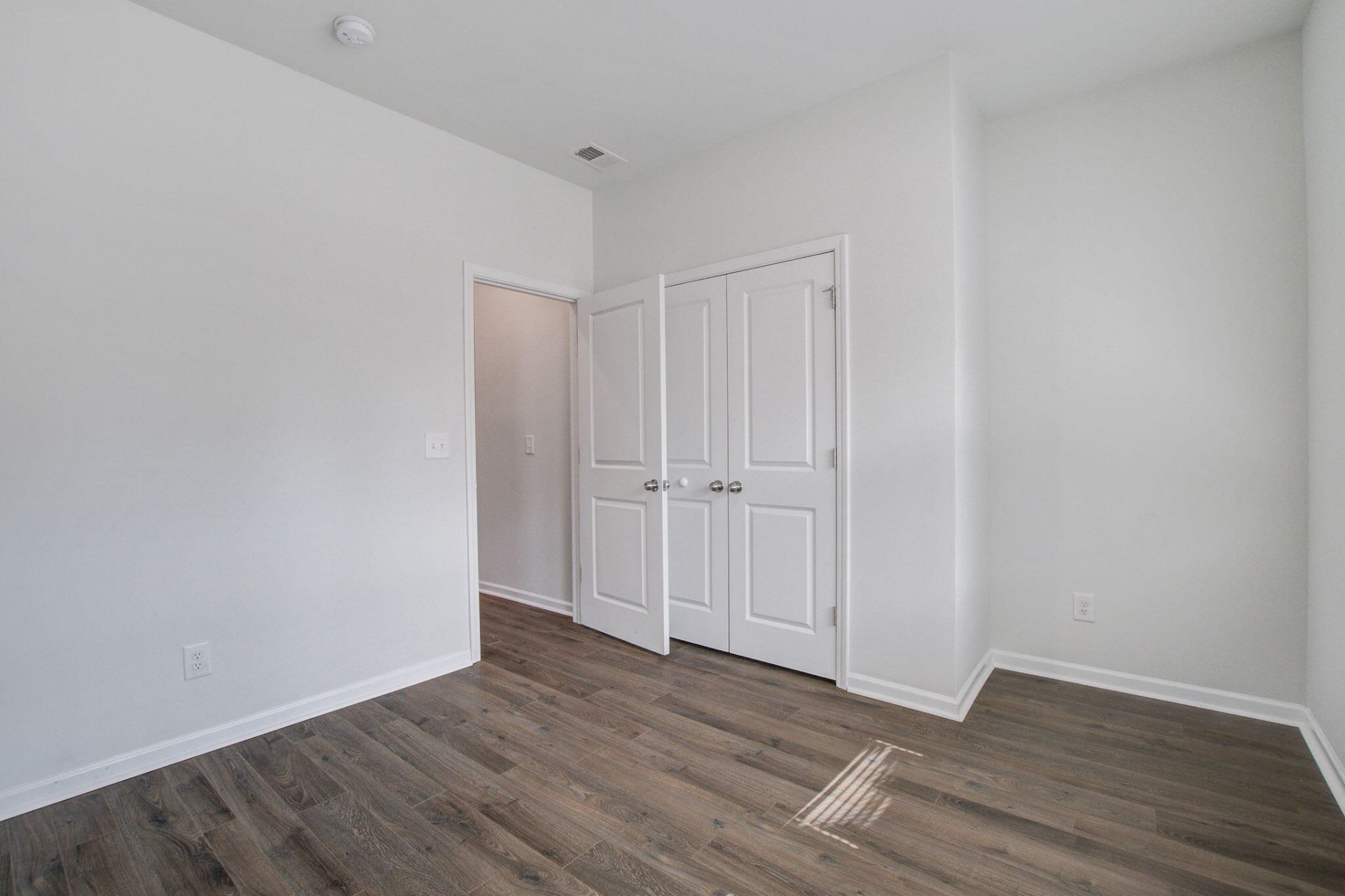 414 Squire Pope Road Photo 24