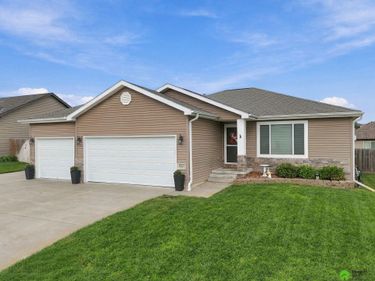 920 Cyprus Boulevard, Hickman, NE 68372