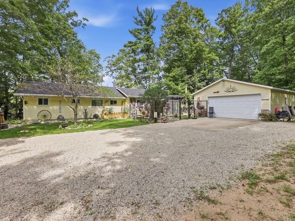 3936 Truesdale Street, Newaygo, MI 49337