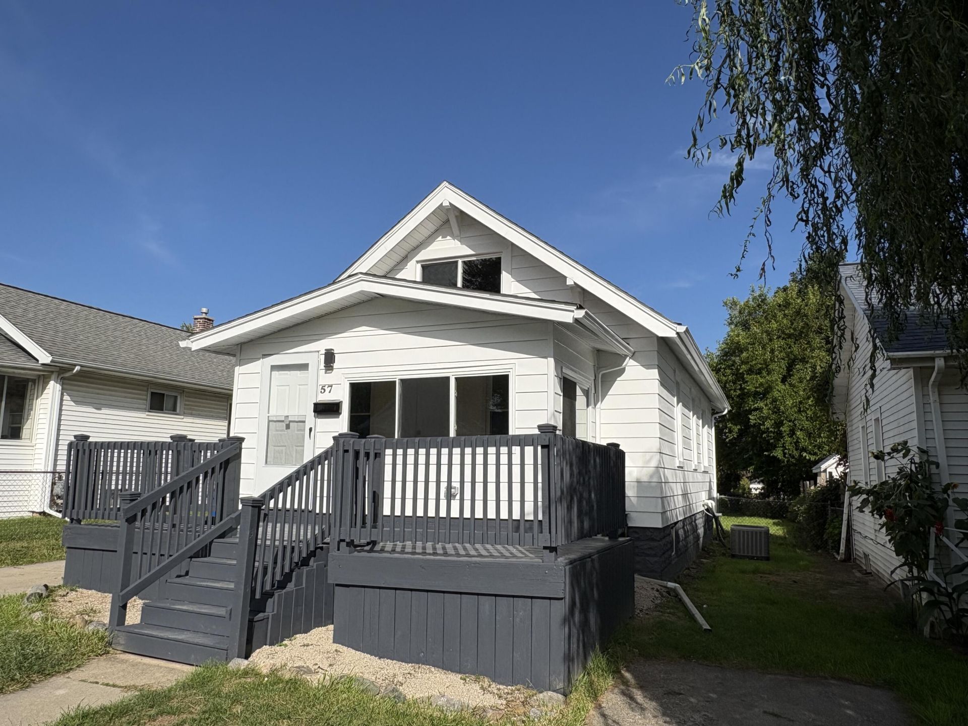 57 W End Avenue, Waterford, MI 48328 Main Photo