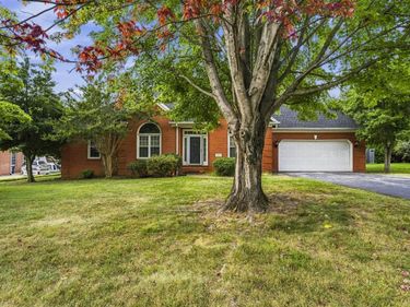 2941 Meadow Ridge Court , Bowling Green, KY 42104