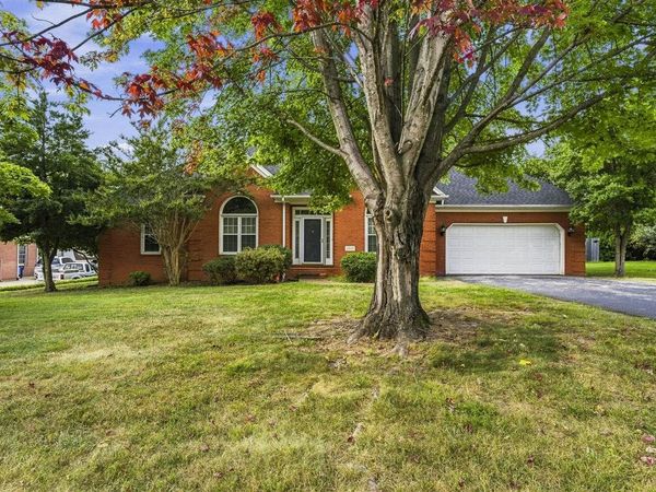 2941 Meadow Ridge Court , Bowling Green, KY 42104