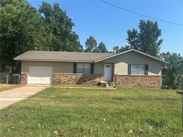 1305 E Shawnee Street , Tahlequah, OK 74464