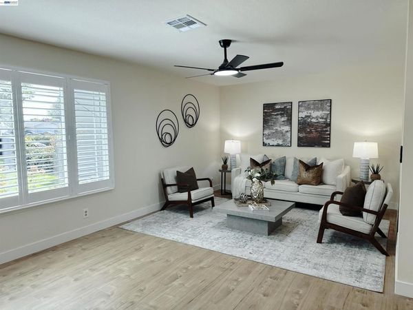 4242 Lunar Way, Union City, CA 94587