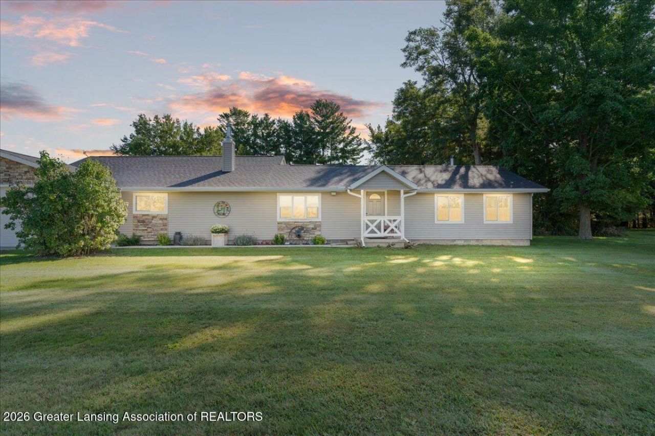 5220 N Saint Clair Road, Elsie, MI 48831 Main Photo