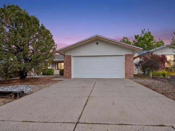 8121 Irwin Street NE, Albuquerque, NM 87109