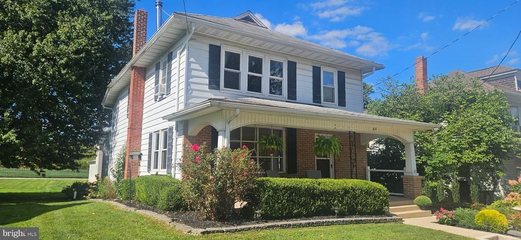 27 HANOVER STREET, SPRING GROVE, PA 17362