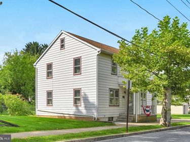 20 S WATER STREET, WOMELSDORF, PA 19567