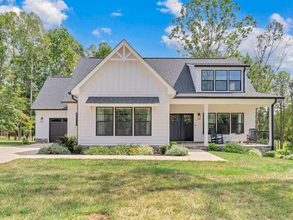 118 Pointe O Woods DR , Huddleston, VA 24104