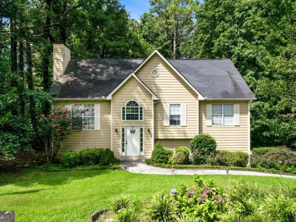 3941 Memorial Parkway NW, Kennesaw, GA 30152