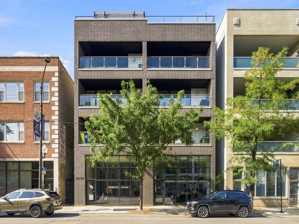 2210 W Chicago Avenue, Unit 2E, Chicago, IL 60622