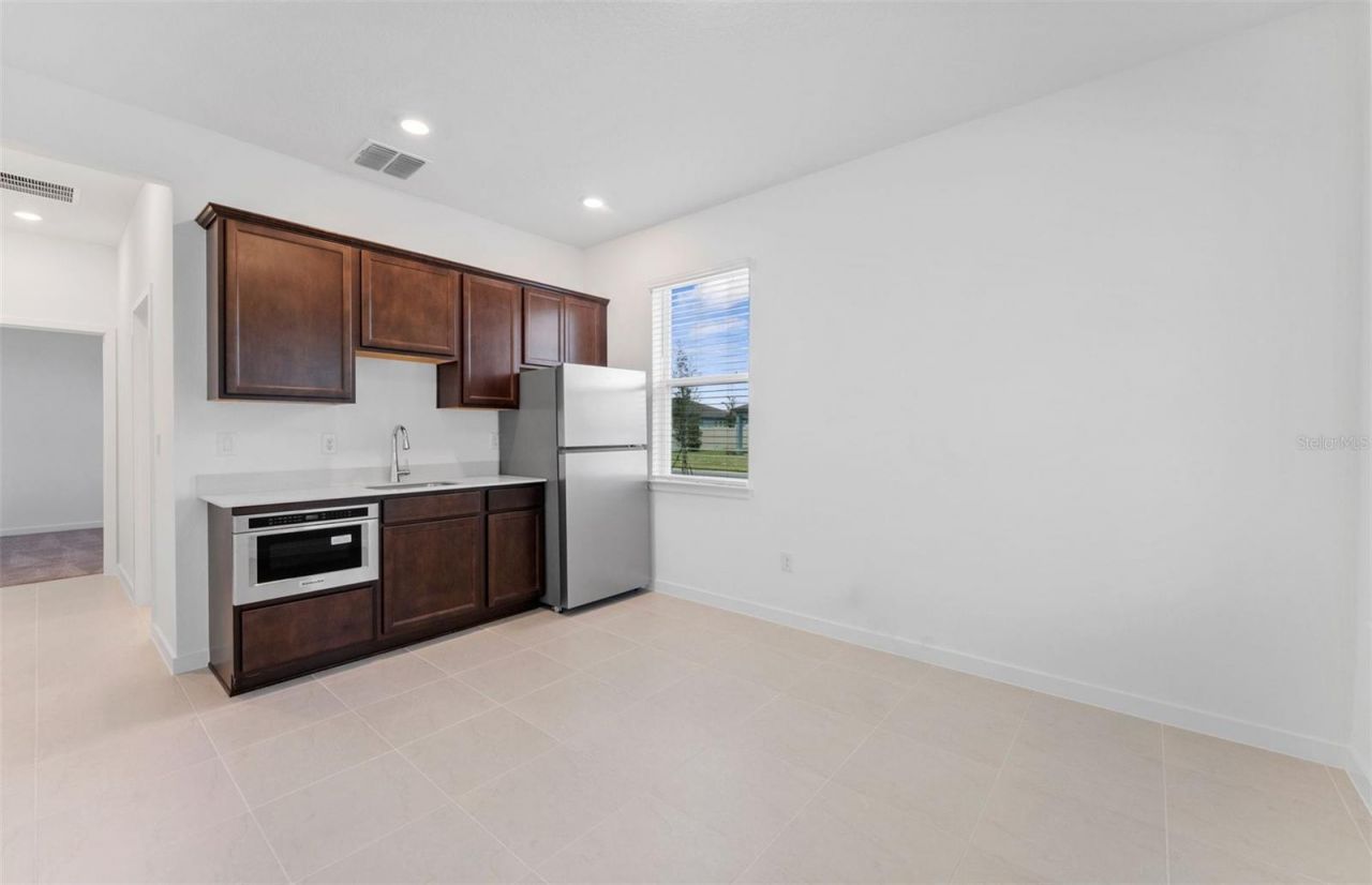 37385 Clinch Circle, Zephyrhills, FL 33540 Photo