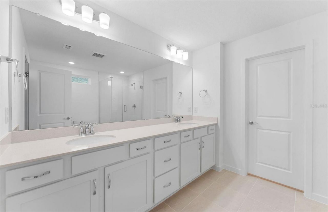 37385 Clinch Circle, Zephyrhills, FL 33540 Photo