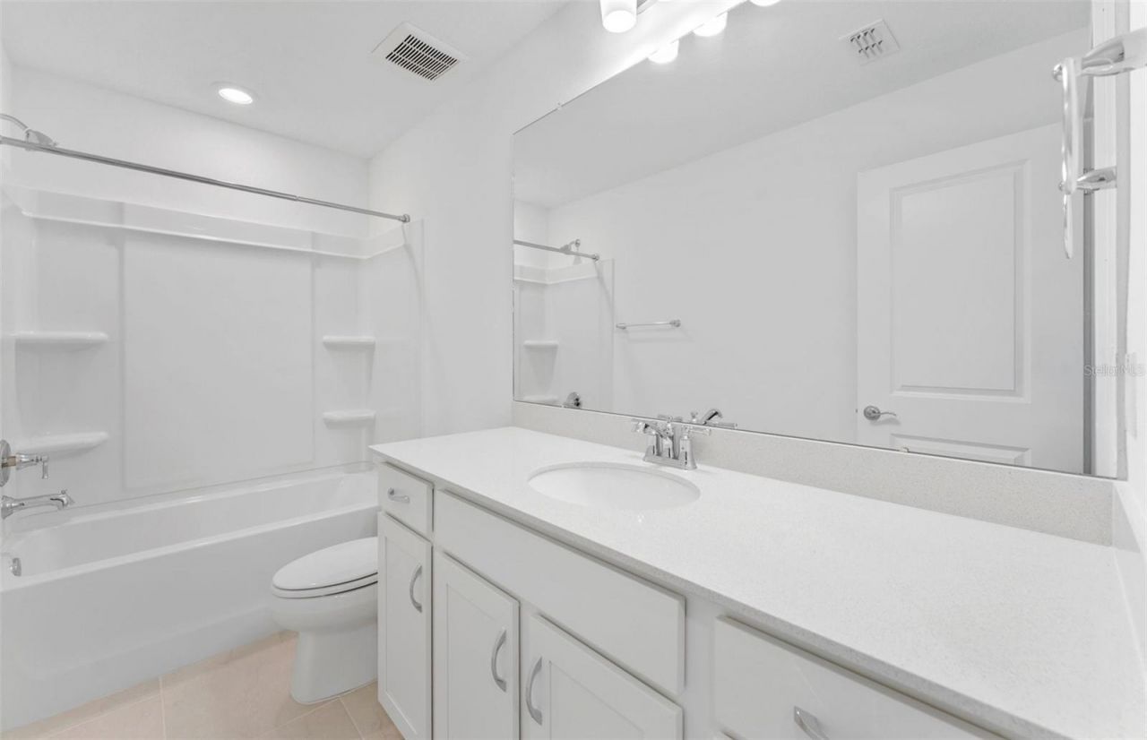 37385 Clinch Circle, Zephyrhills, FL 33540 Photo