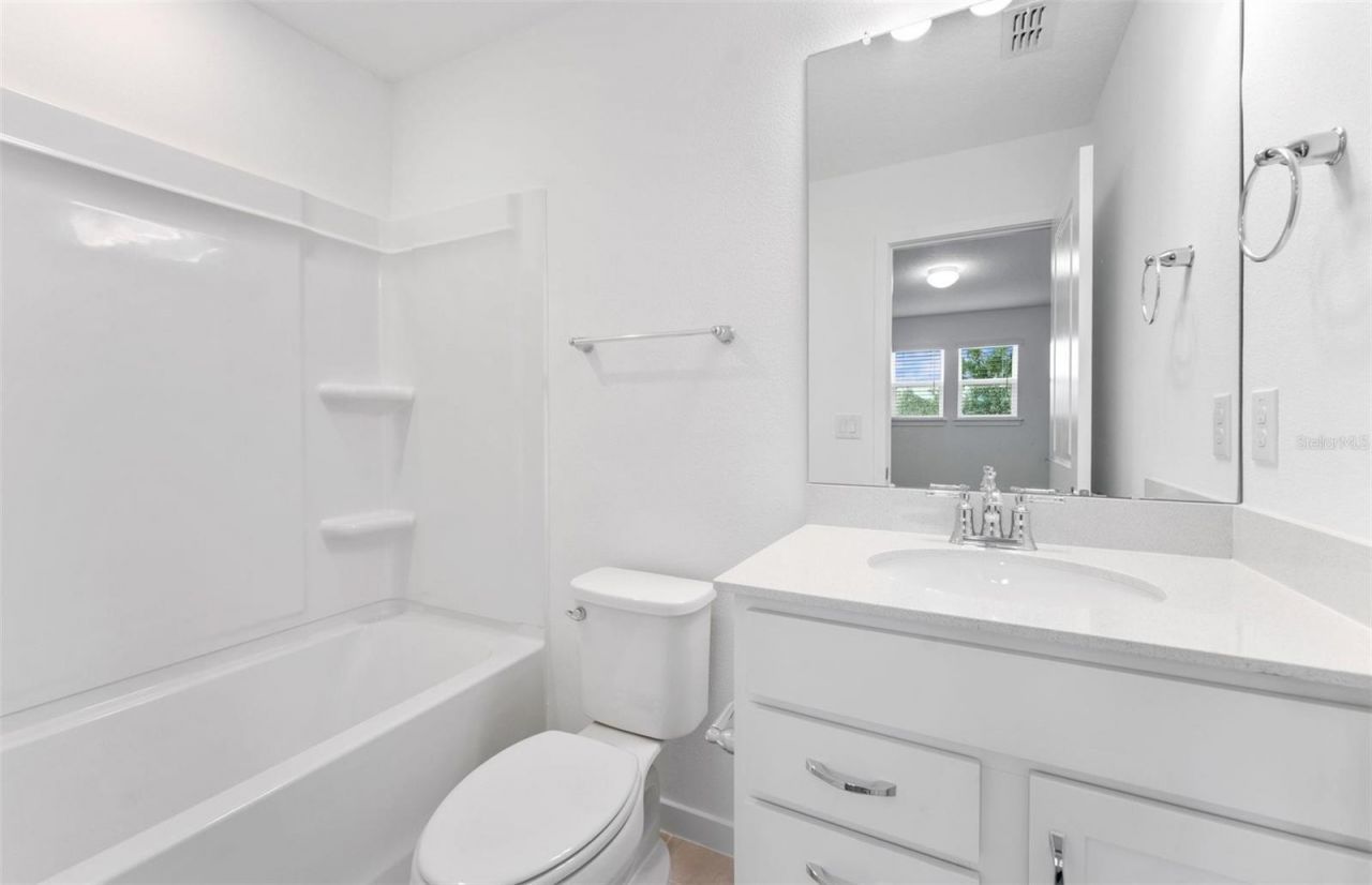 37385 Clinch Circle, Zephyrhills, FL 33540 Photo