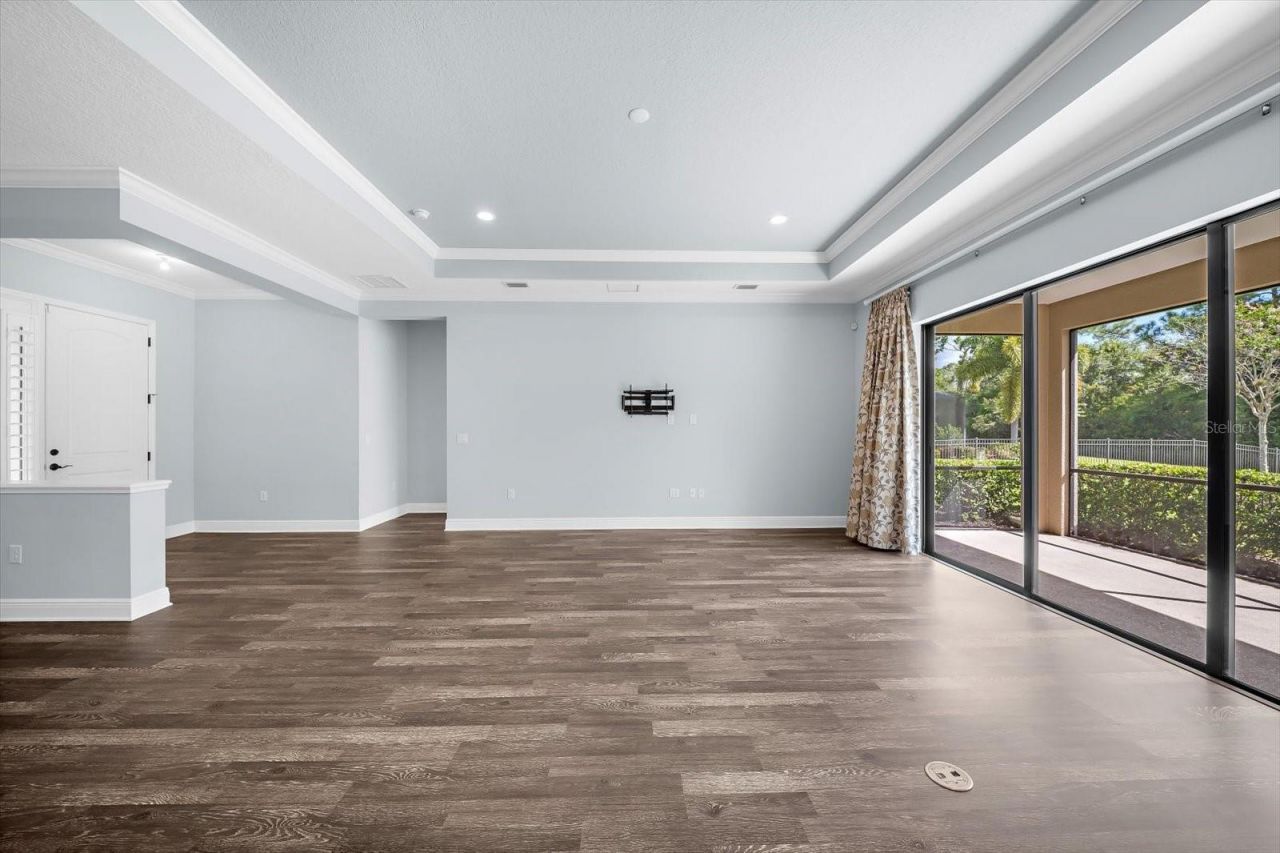 8256 Larkspur Circle, Sarasota, FL 34241 Photo