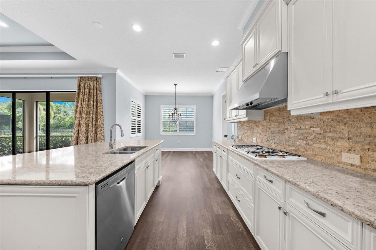 8256 Larkspur Circle, Sarasota, FL 34241 Photo