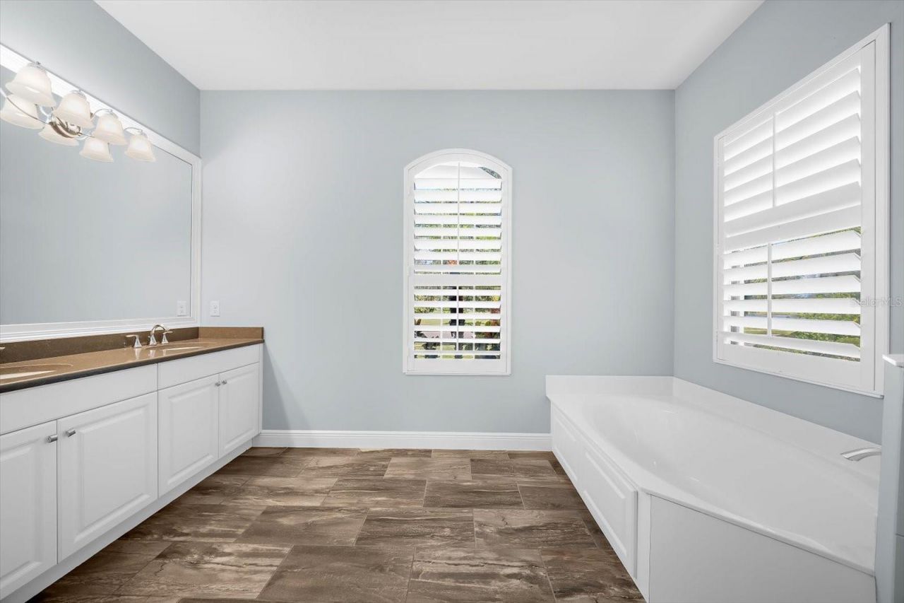 8256 Larkspur Circle, Sarasota, FL 34241 Photo