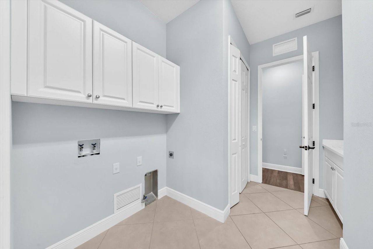 8256 Larkspur Circle, Sarasota, FL 34241 Photo