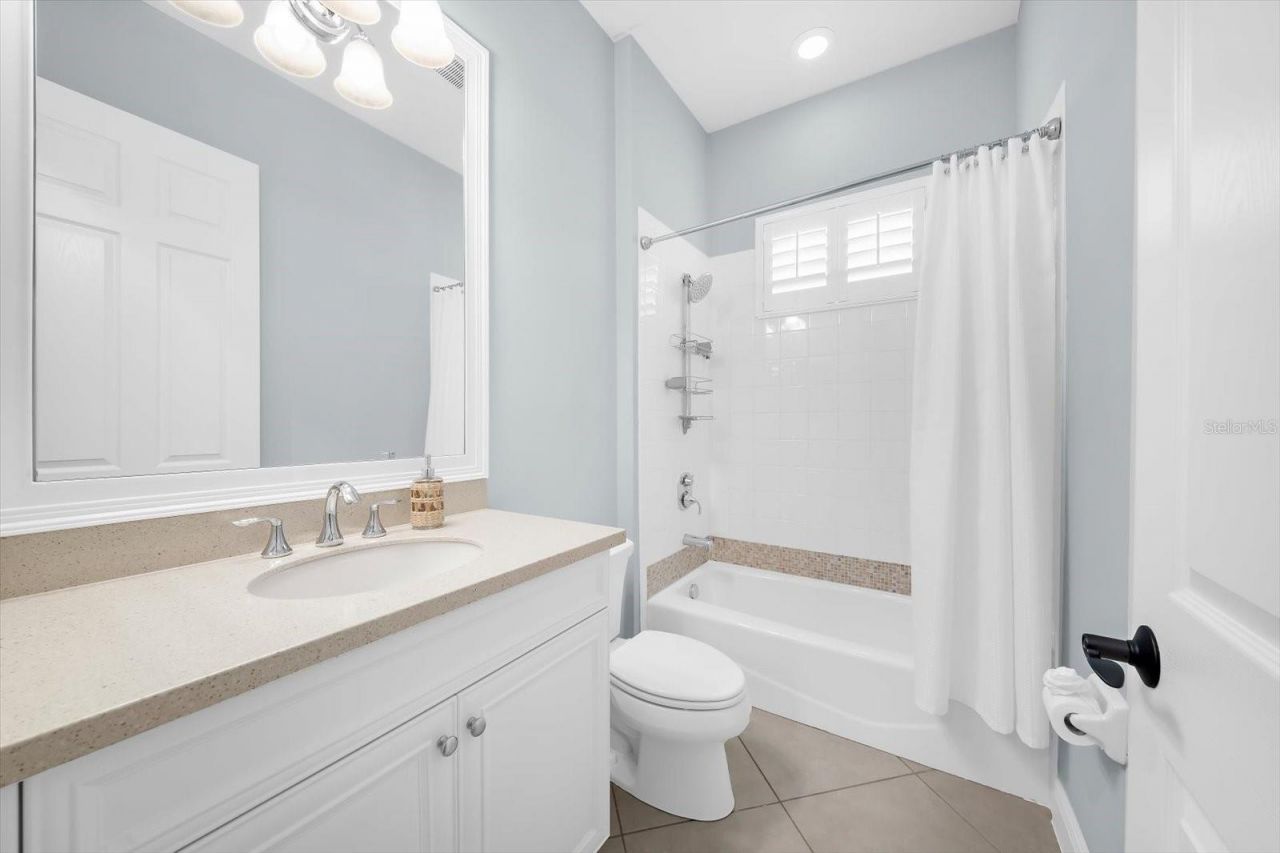 8256 Larkspur Circle, Sarasota, FL 34241 Photo