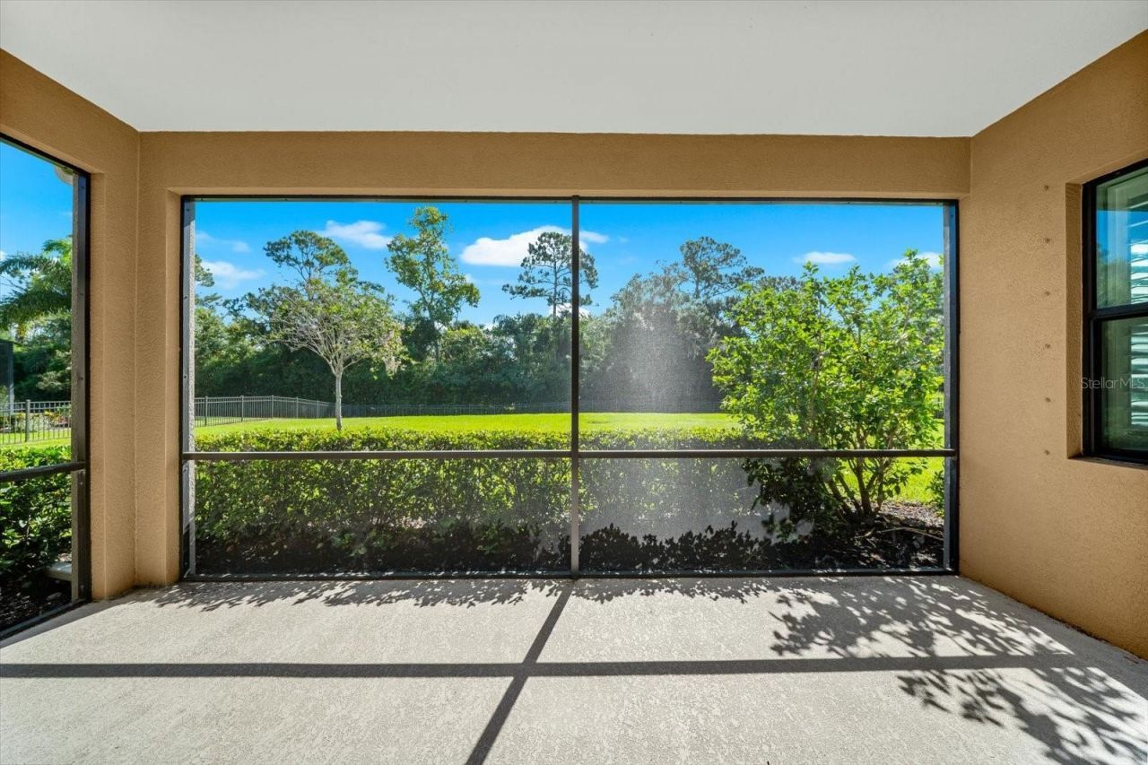 8256 Larkspur Circle, Sarasota, FL 34241 Photo