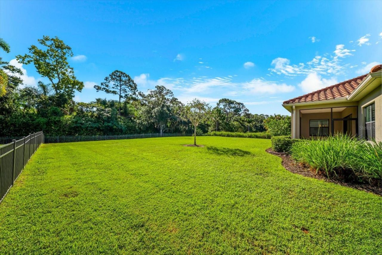 8256 Larkspur Circle, Sarasota, FL 34241 Photo