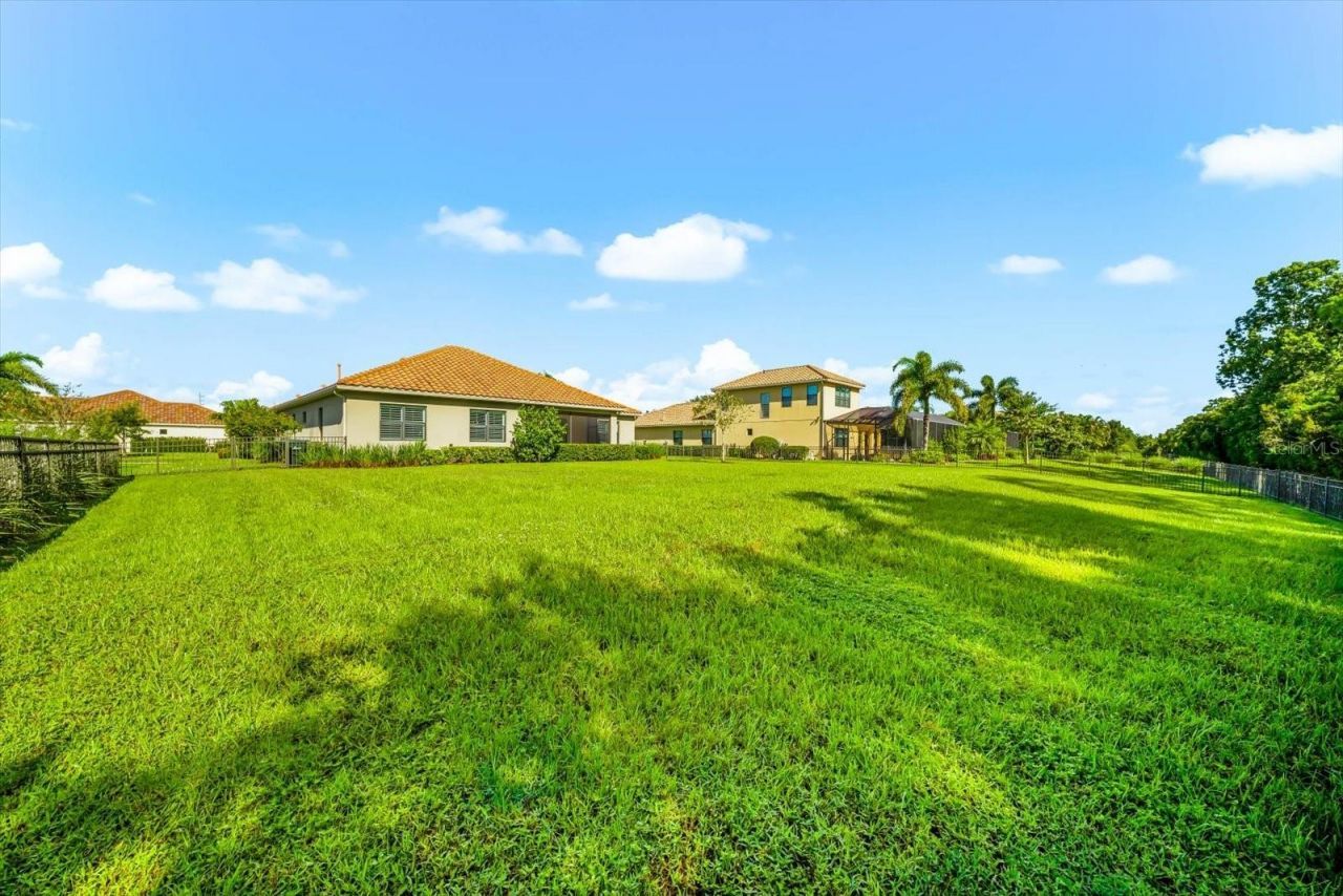 8256 Larkspur Circle, Sarasota, FL 34241 Photo