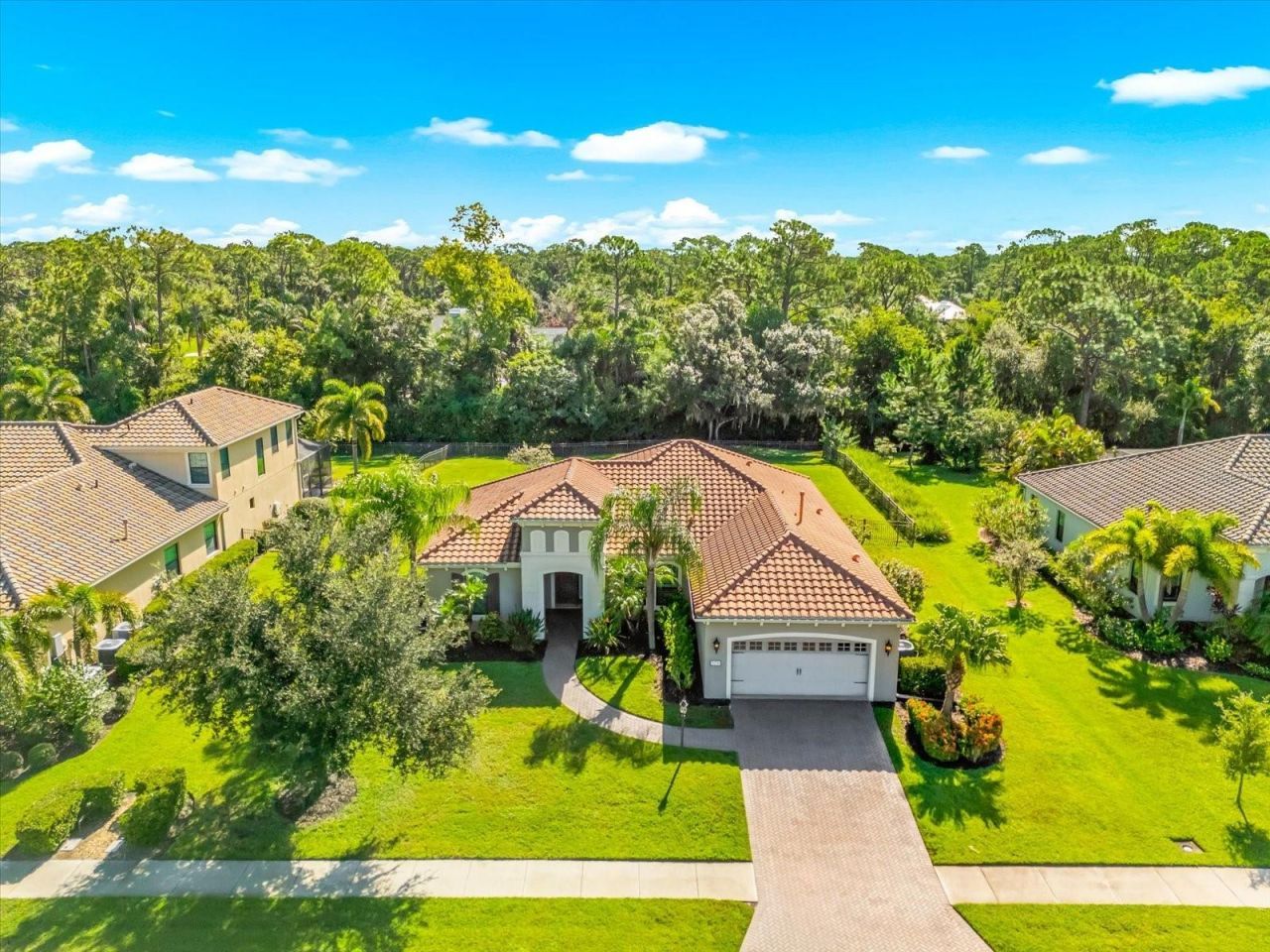 8256 Larkspur Circle, Sarasota, FL 34241 Photo
