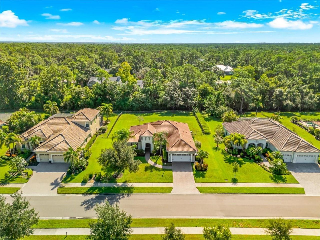 8256 Larkspur Circle, Sarasota, FL 34241 Photo